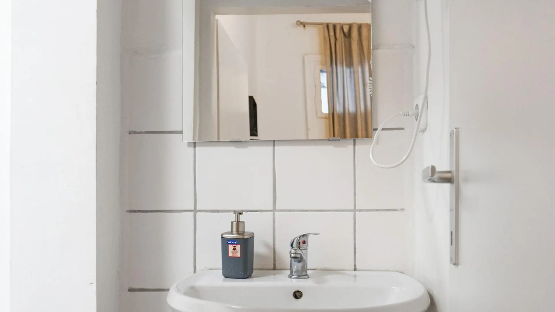 Lovely 2Br Apt With Ideal Location Viena Apartament